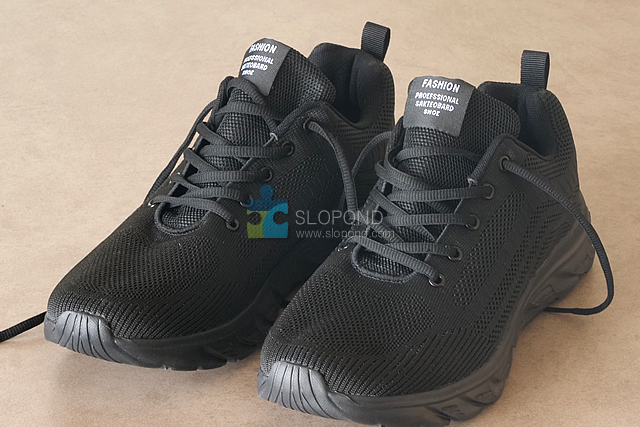 アマゾンで1500円以下、激安スニーカー「FASHION PROEFSSIONAL SAKTEBARD SHOE」を買ってみた