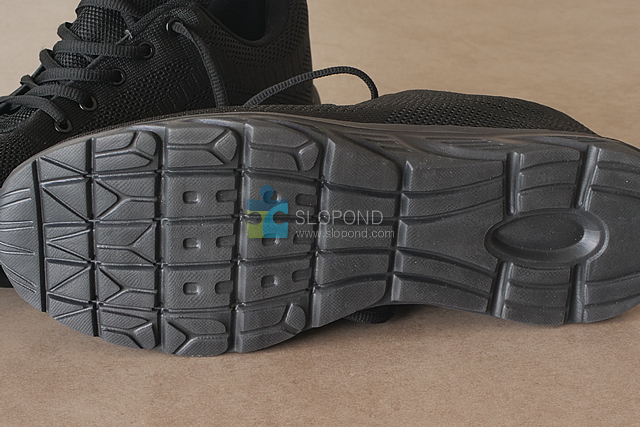 アマゾンで1500円以下、激安スニーカー「FASHION PROEFSSIONAL SAKTEBARD SHOE」を買ってみた